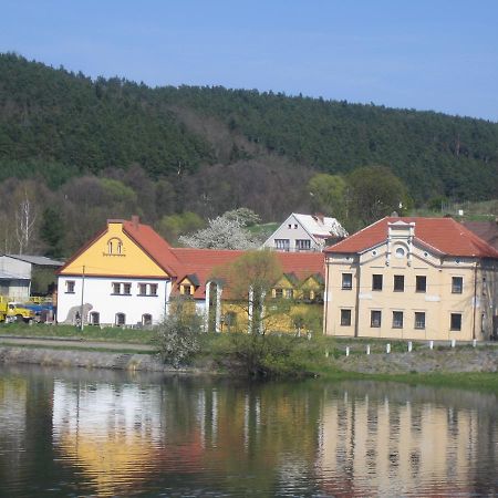 Penzion Patak Kamyk nad Vltavou エクステリア 写真